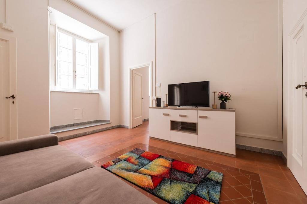 Loft della Rosa 2 min from the Duomo – Lucca